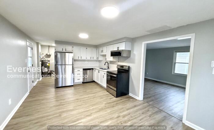 949 S Harris Ave - Photo 4 of 21