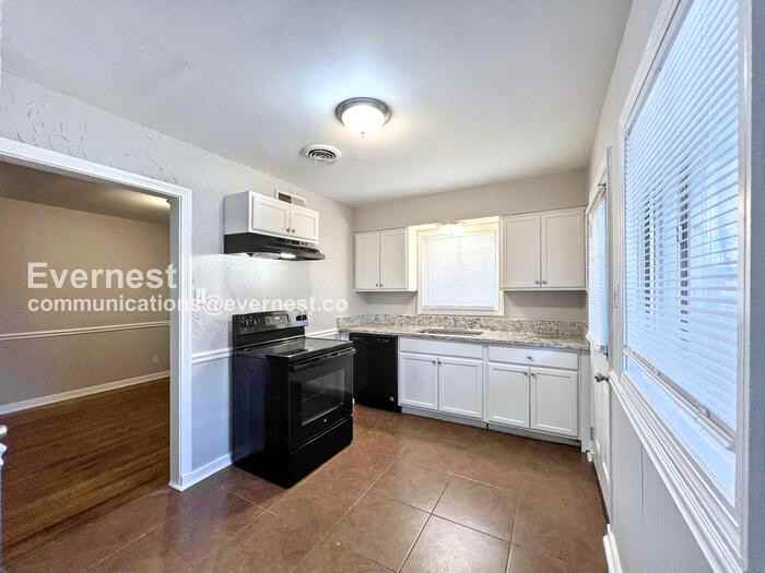 4146 Rhodes Ave - Photo 3 of 27