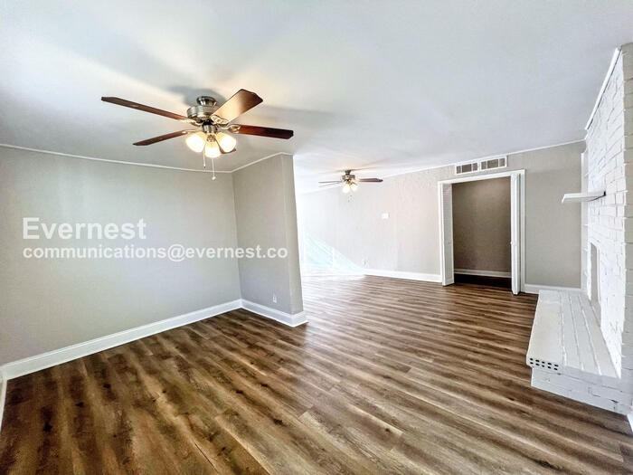 4146 Rhodes Ave - Photo 6 of 27