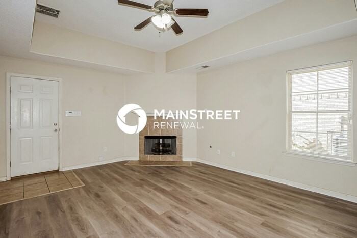 7399 Brentlawn Dr - Photo 4 of 19