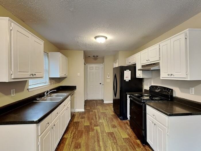 1621 Isleworth Cir - Photo 6 of 20