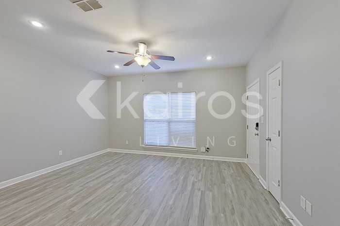 10103 W 20th St #A - Photo 5 of 21