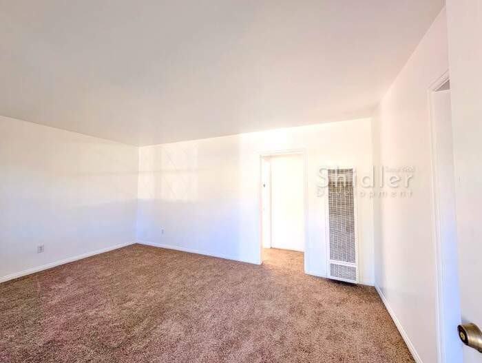 359 W 49th St - Photo 4 of 27