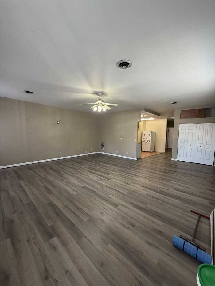 423 W Walnut St #1 - Photo 3 of 16