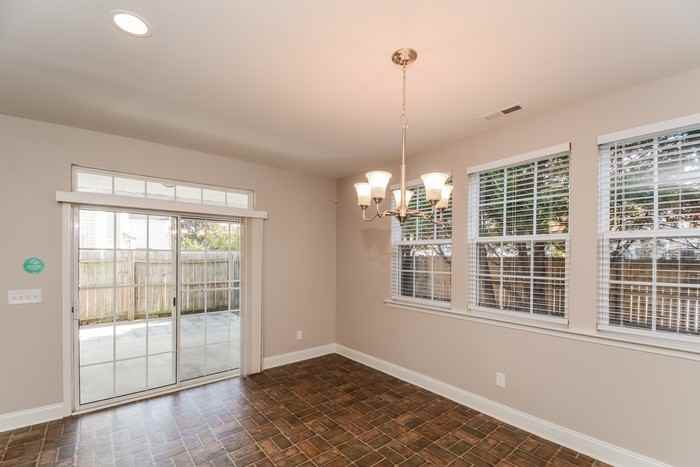 Elizabeth Dr - Photo 5 of 16