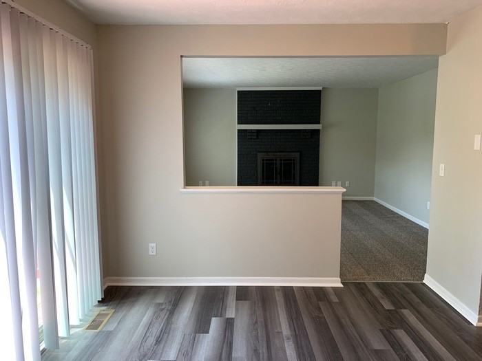 43 Surrey Ct - Photo 4 of 11