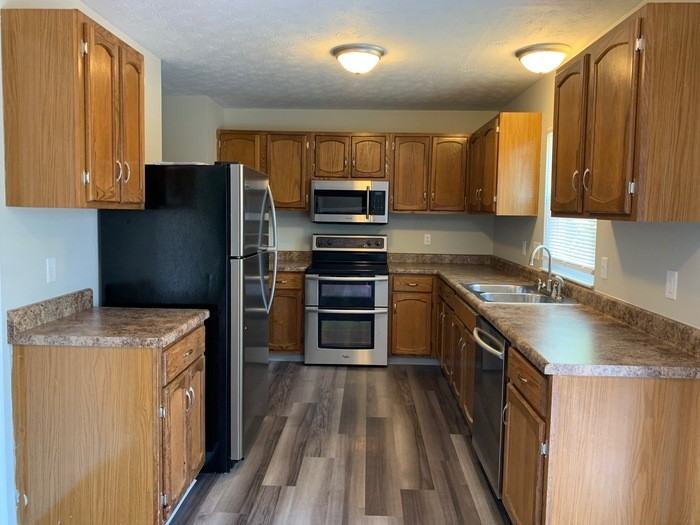 43 Surrey Ct - Photo 5 of 11