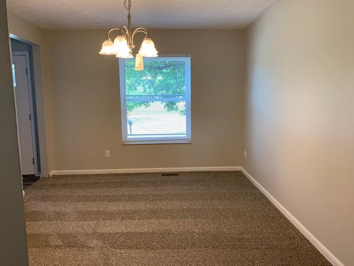 43 Surrey Ct - Photo 6 of 11