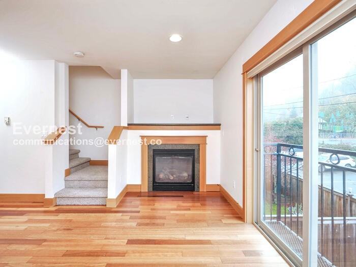 5420 Fauntleroy Way Sw #B - Photo 6 of 26