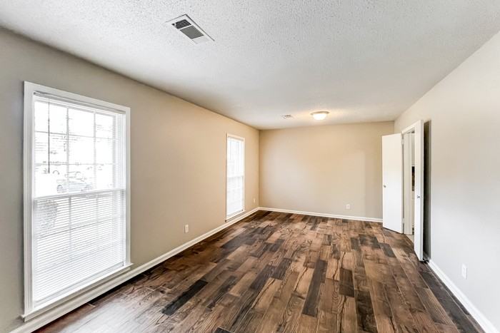 3928 Croydon Rd - Photo 4 of 11