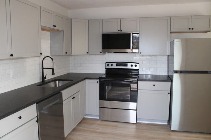 9604 Wallace Ave - Photo 5 of 24