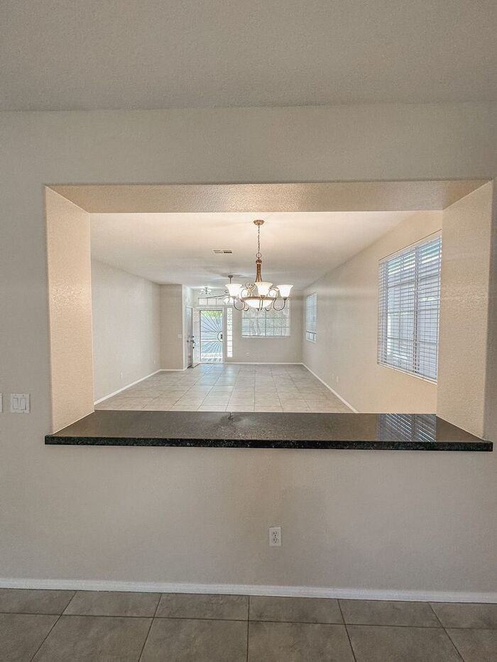 1042 Painted Daisy Ave - Photo 4 of 33