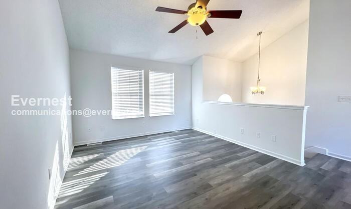 1021 Se Steeple Dr - Photo 7 of 25