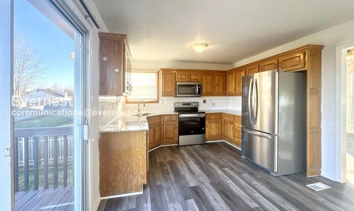 1403 Rolling Dr - Photo 3 of 34