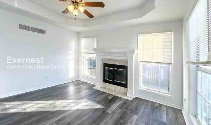 1403 Rolling Dr - Photo 5 of 34