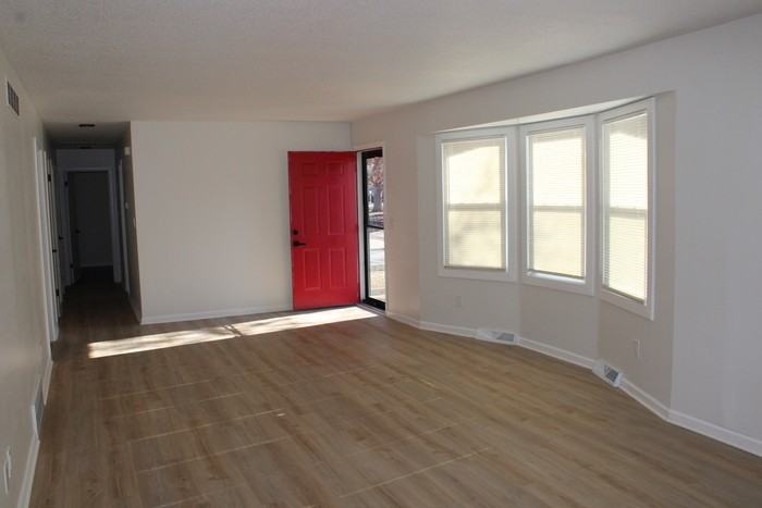 18008 E 27th St S - Photo 4 of 27