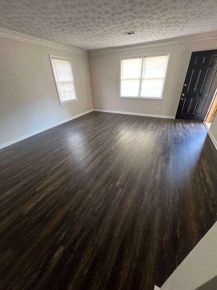 396 Dixie Ct - Photo 3 of 15