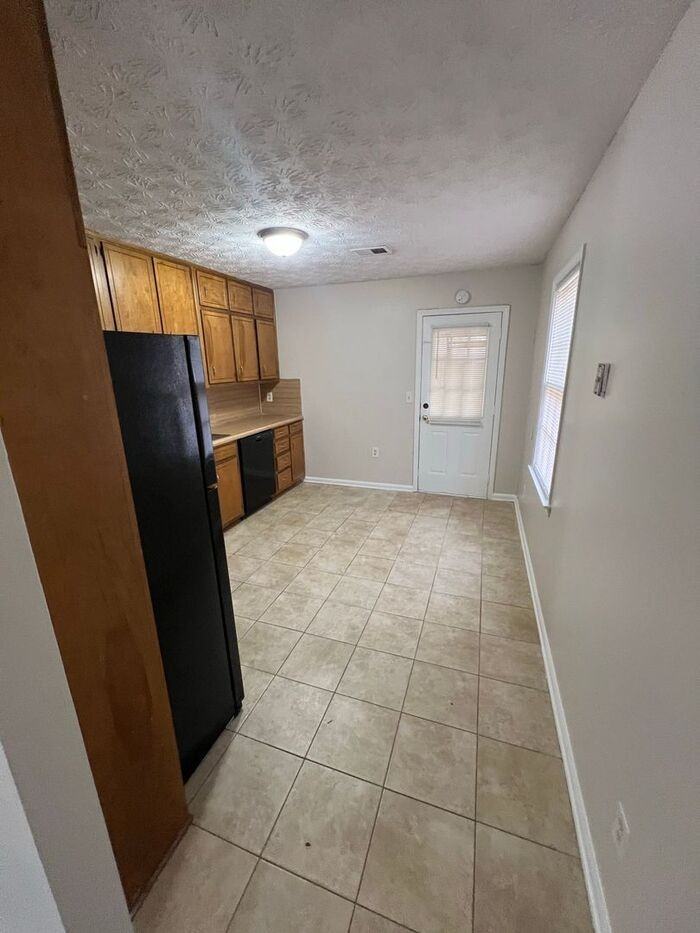 396 Dixie Ct - Photo 4 of 15