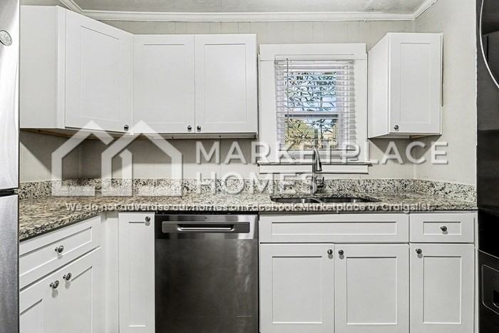 2984 Semmes St - Photo 7 of 22