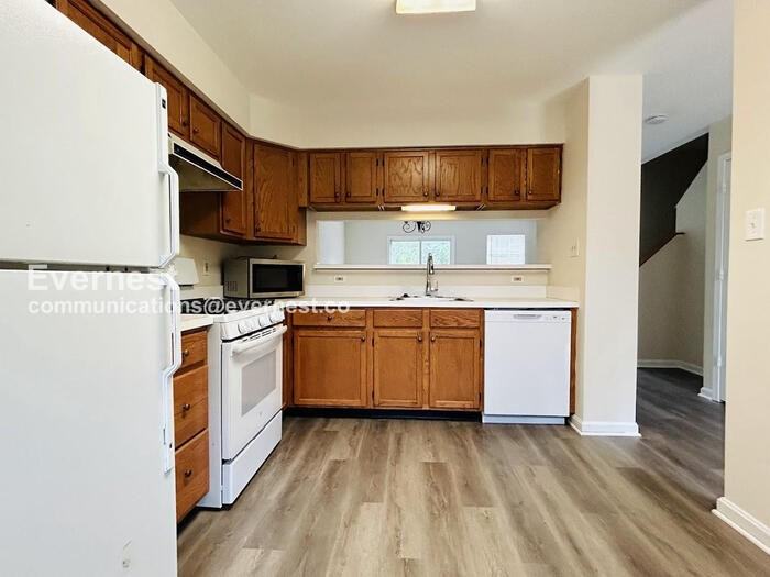 20865 Sandstone Sq - Photo 3 of 27