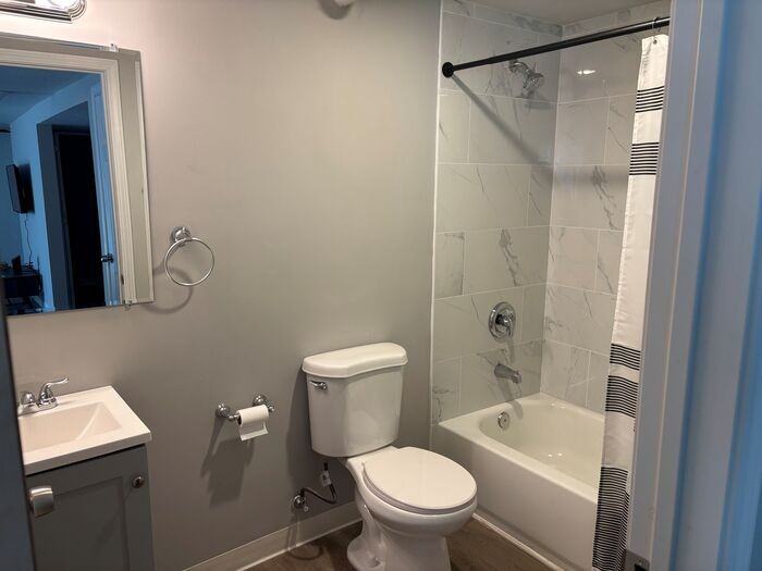 1802 S Pine St #2 - Photo 3 of 3