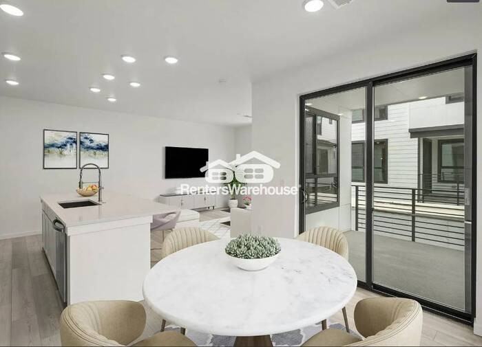 2056 S Holly St #4 - Photo 6 of 17