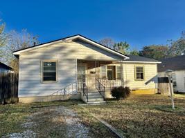 featured image of 428 W 8th St #1