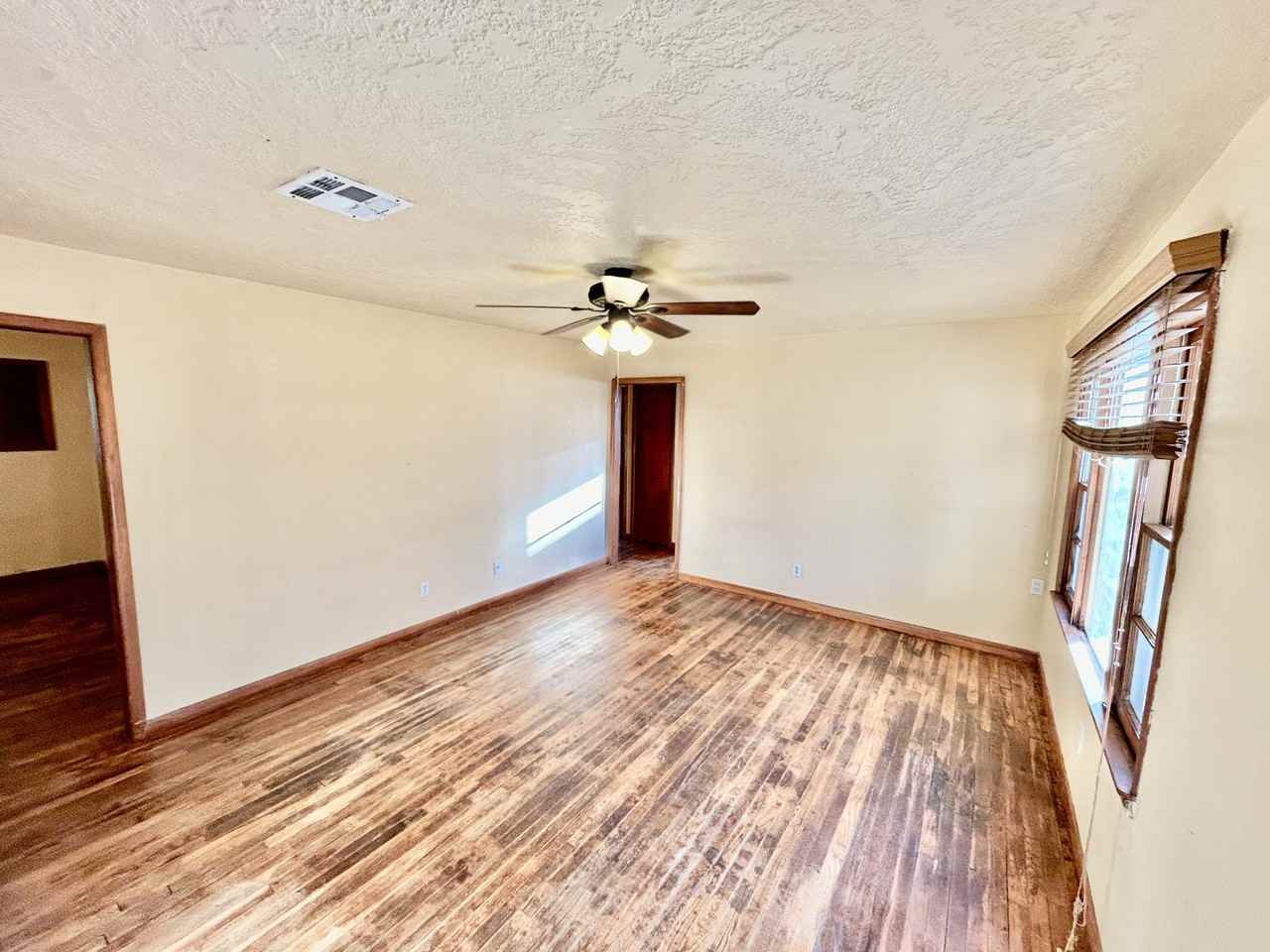 428 W 8th St #1 - Photo 2 of 12