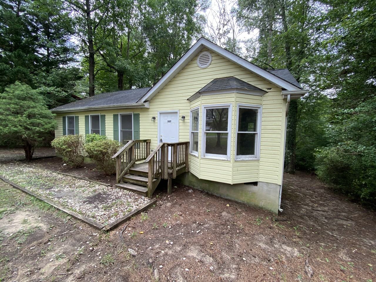 507 Montgomery Drive - Photo 2 of 27