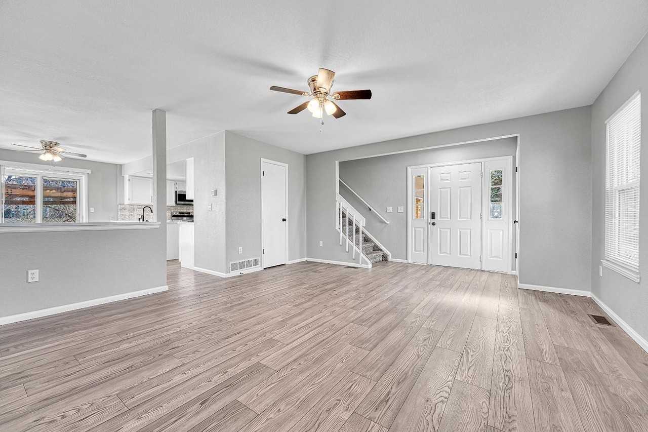 1872 S. Cathay Ct. Aurora 80017 - Photo 5 of 20