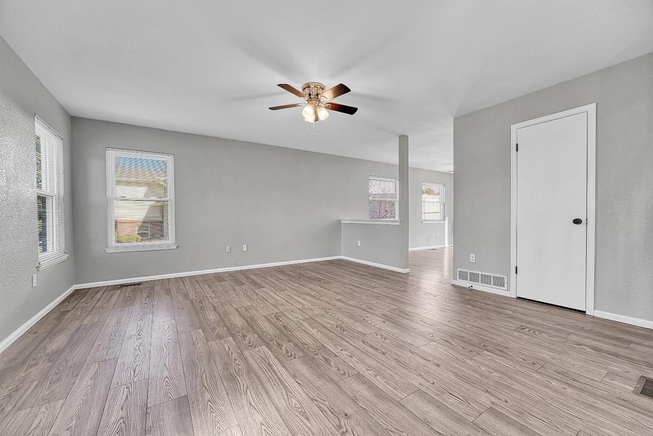 1872 S. Cathay Ct. Aurora 80017 - Photo 7 of 20