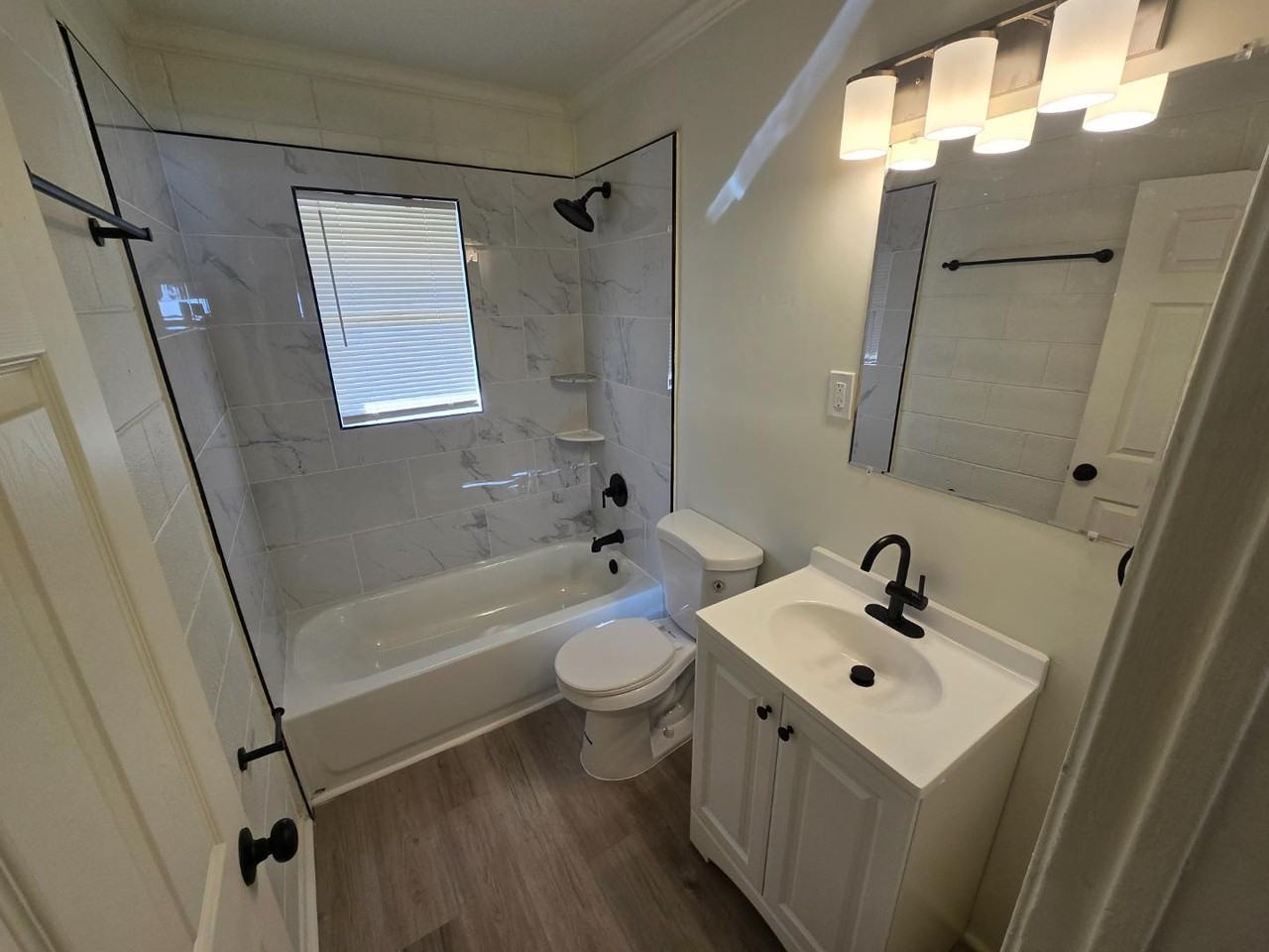 782 Terminal Ct - Photo 2 of 7