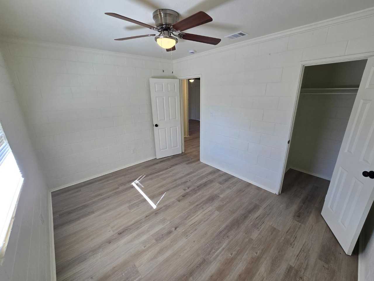 782 Terminal Ct - Photo 4 of 7