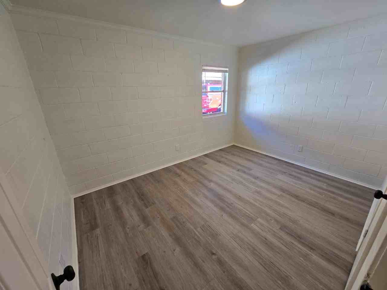 782 Terminal Ct - Photo 5 of 7