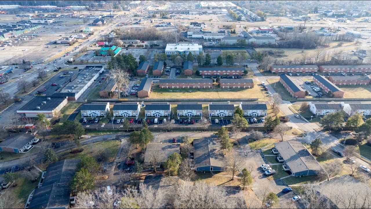 Brady Commons - Photo 6 of 10