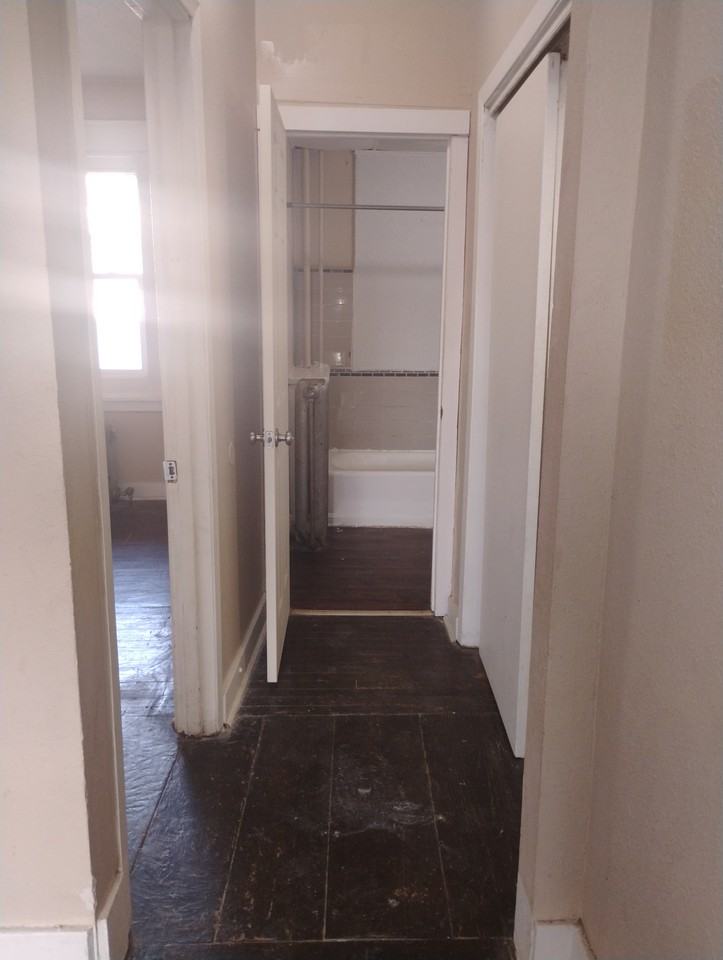 515 9th St #3 - Photo 3 of 4