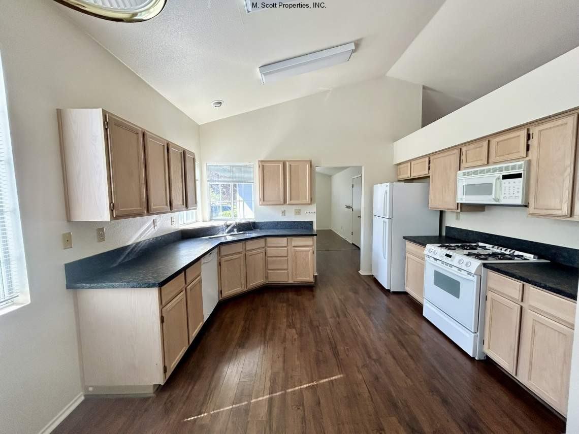 1779 Birch Ct #NA - Photo 4 of 15