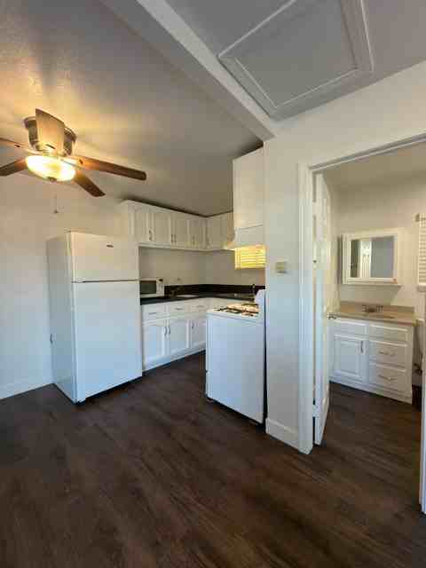 1427 Hoover Ave #1-2 - Photo 3 of 17