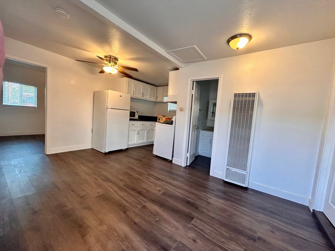 1427 Hoover Ave #1-2 - Photo 4 of 17