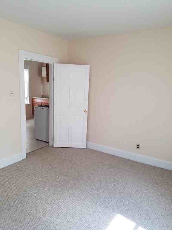 17 Duncan St #1 - Photo 2 of 6