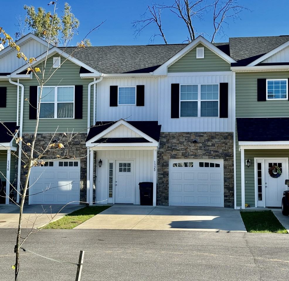 1330 Maid Marian Ln Ne #1330 - Photo 7 of 17