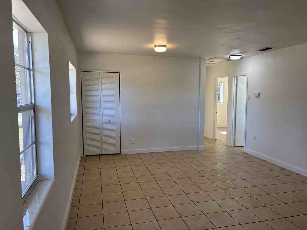 1207 Crestwood Dr #NA - Photo 2 of 10