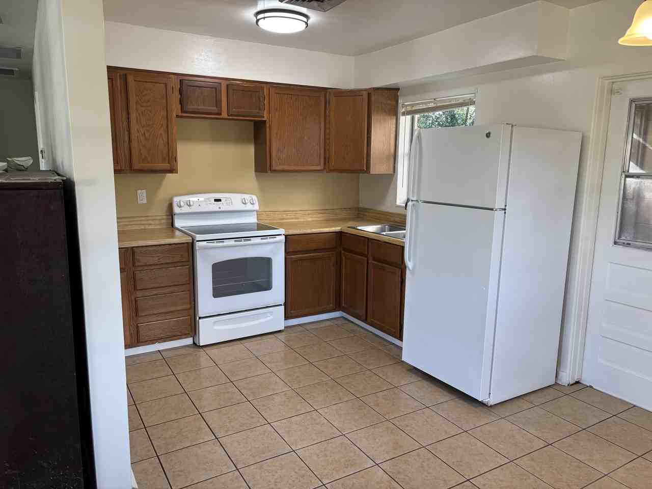 1207 Crestwood Dr #NA - Photo 3 of 10