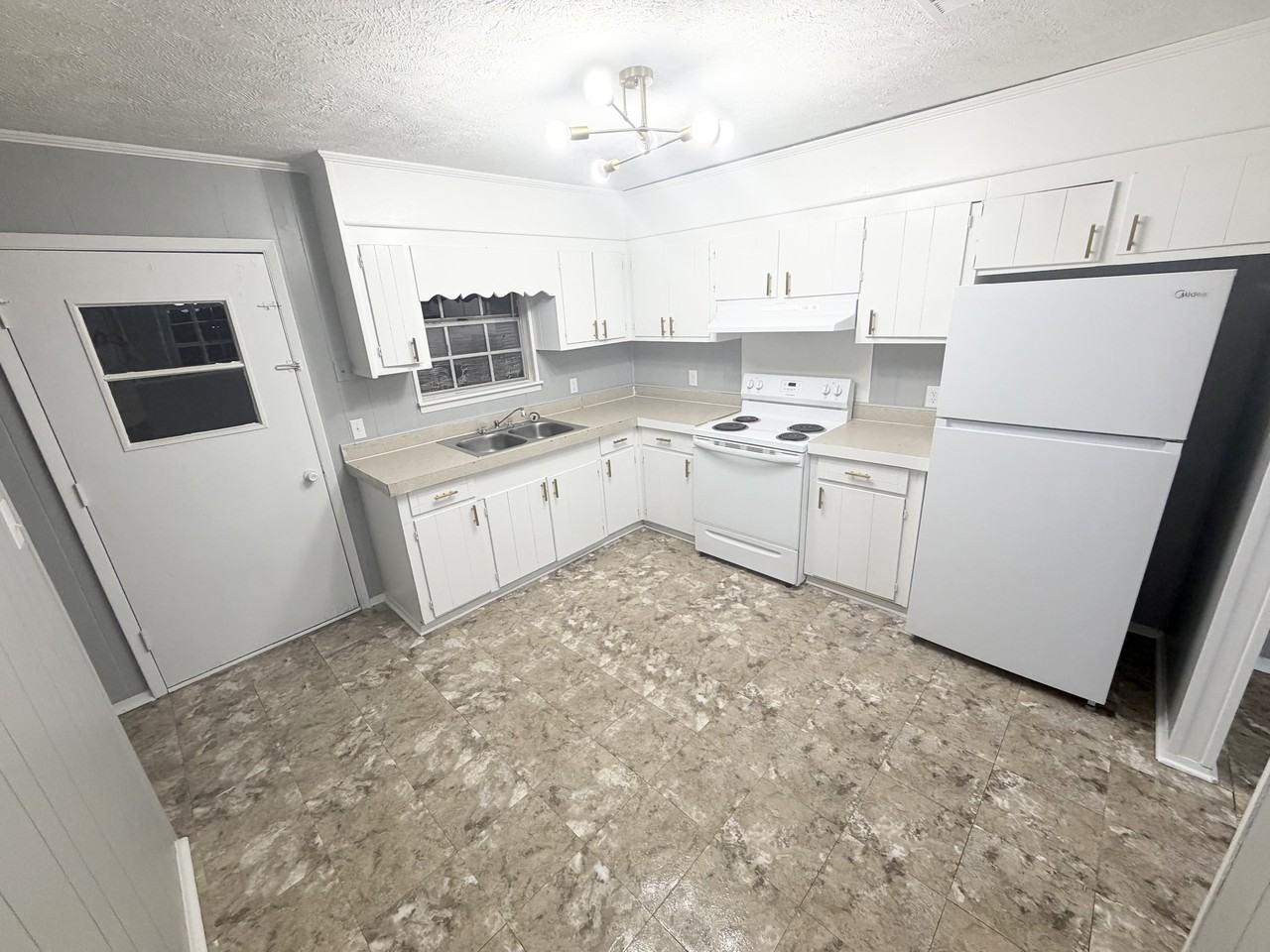 525 11th Ave #NA - Photo 4 of 11