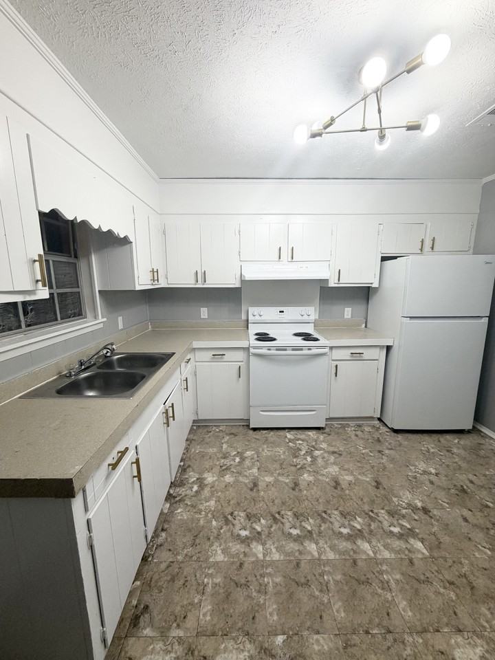 525 11th Ave #NA - Photo 5 of 11