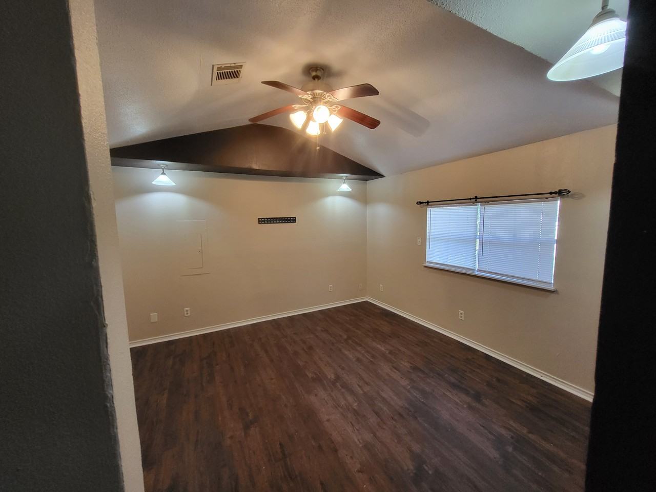 1218 Woodward St #NA - Photo 2 of 15