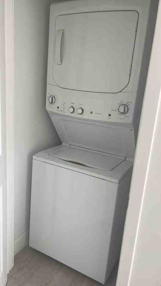 1807 Donax Ave #B - Photo 5 of 9