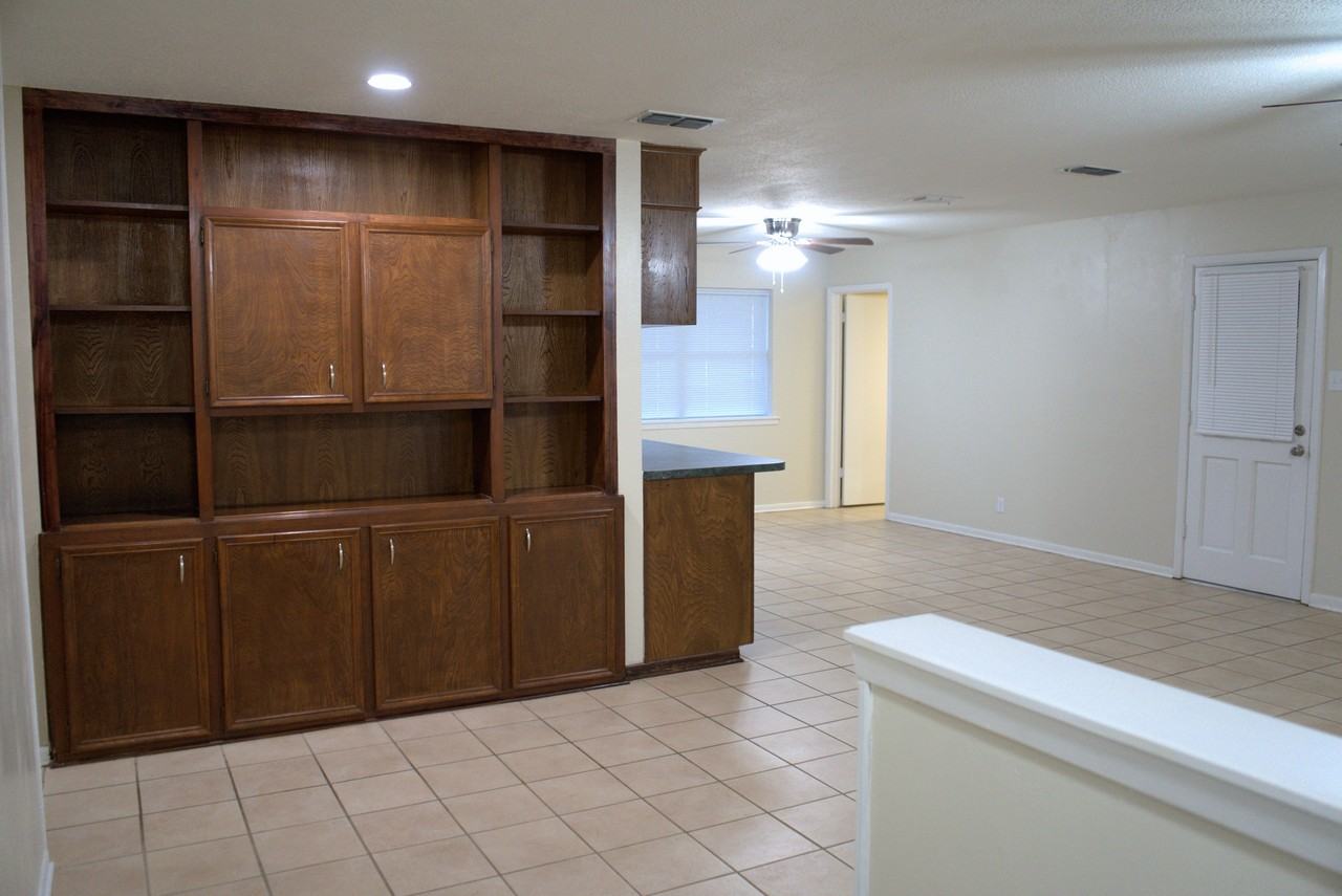 421 Brigadoon St #NA - Photo 2 of 19