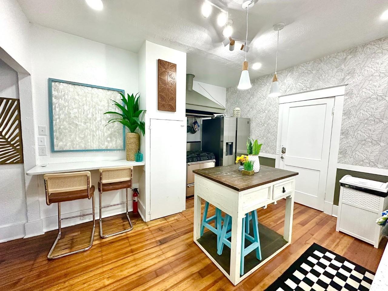 2151 Olive St - Photo 4 of 10