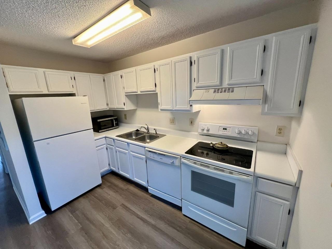 3389 Northside Dr - Photo 5 of 11